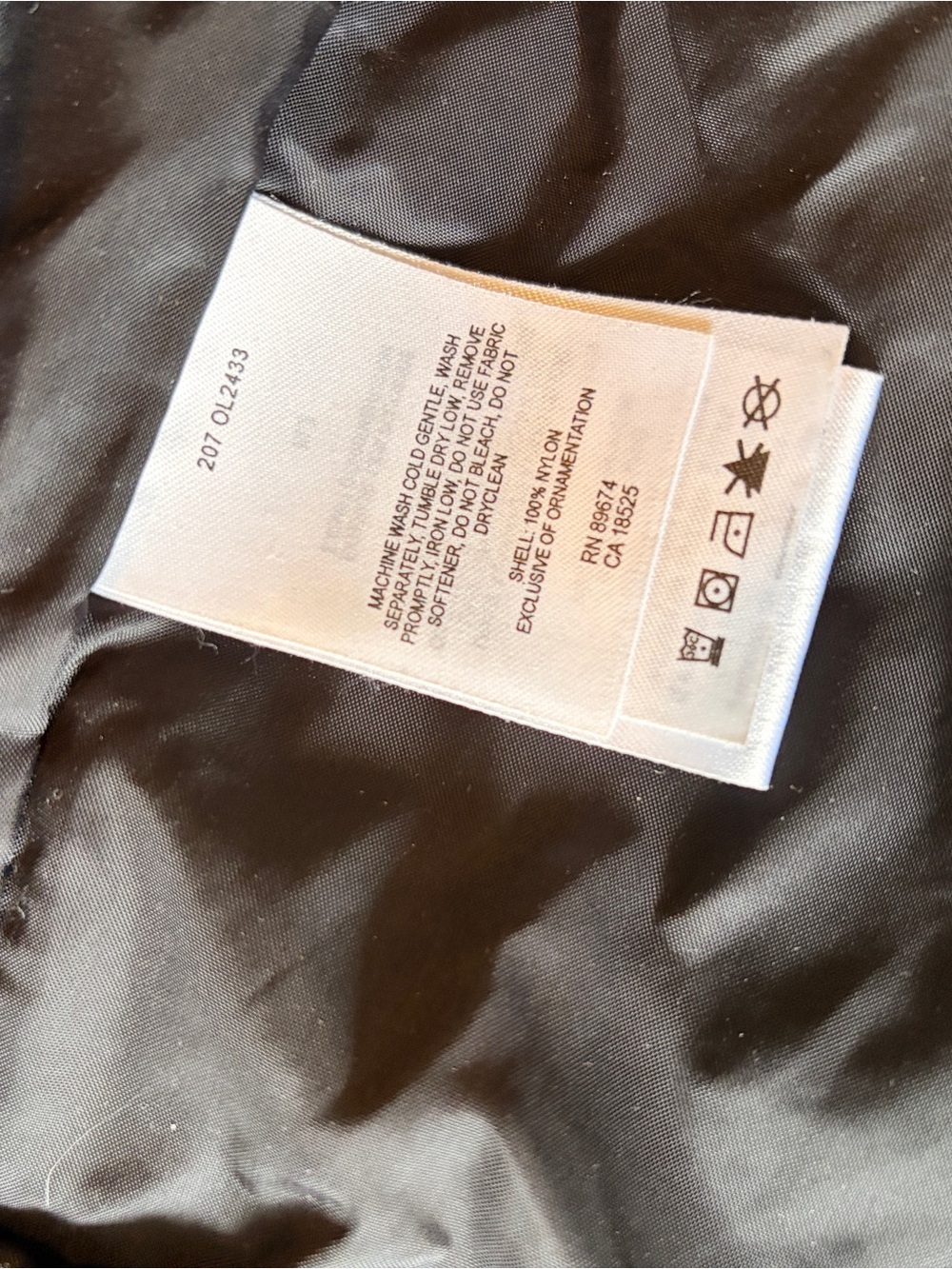 Mountain Hardwear Light Blue and Cream Hooded Ski Jacket - Picture 8 of 14